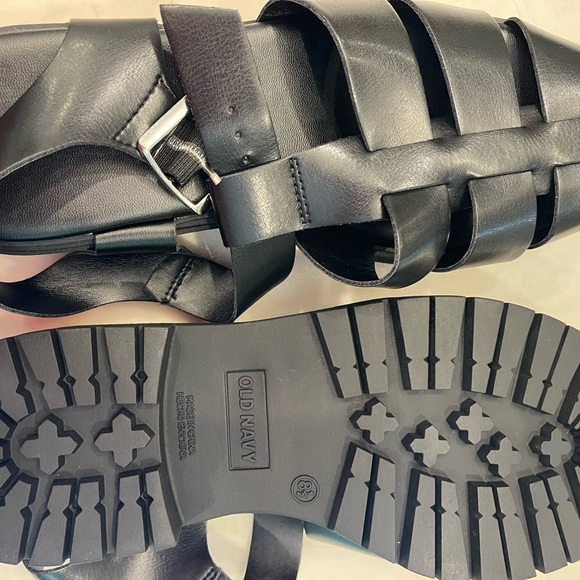 Old Navy Sandals - Picture 4 of 4